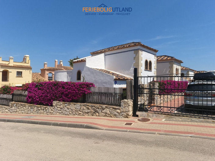 Image No.2-3 Bed Villa for sale