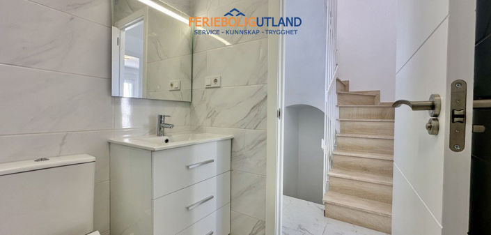 Image No.17-3 Bed Townhouse for sale