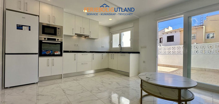 Image No.6-3 Bed Townhouse for sale