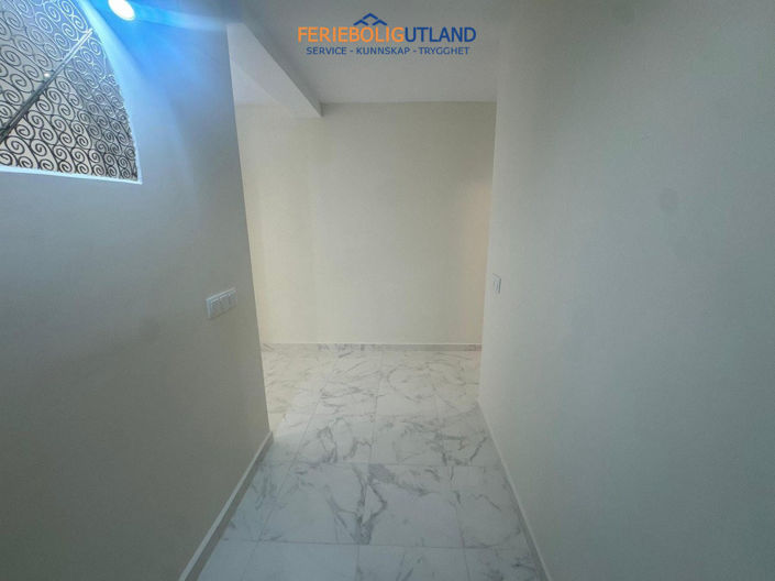 Image No.12-3 Bed Apartment for sale