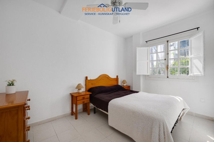 Image No.20-2 Bed Bungalow for sale