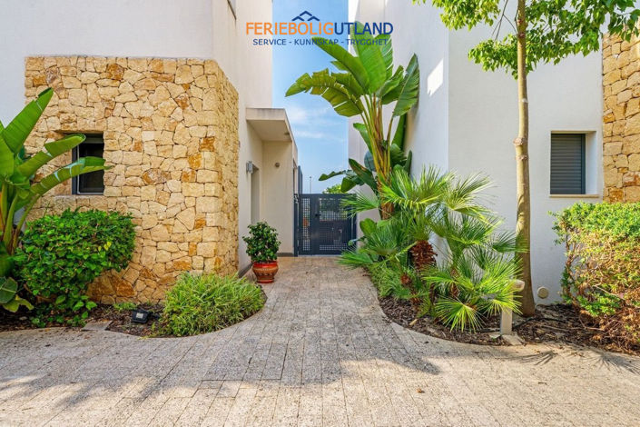Image No.33-3 Bed Villa for sale