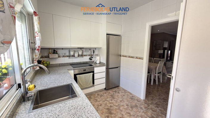 Image No.15-3 Bed Townhouse for sale