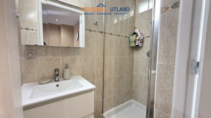 Image No.21-3 Bed Townhouse for sale