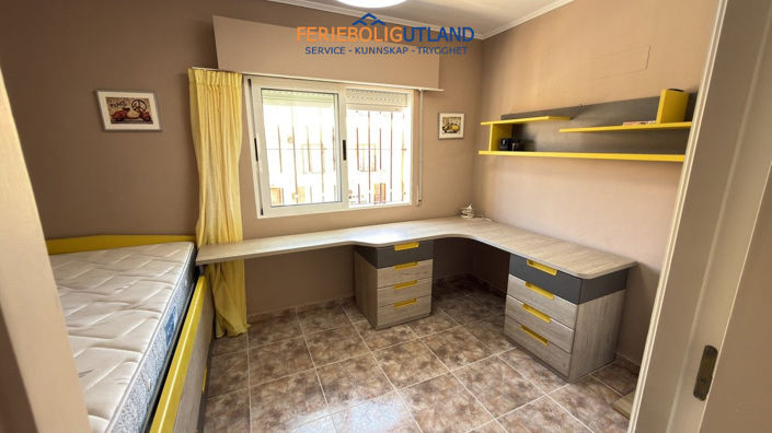 Image No.25-3 Bed Townhouse for sale