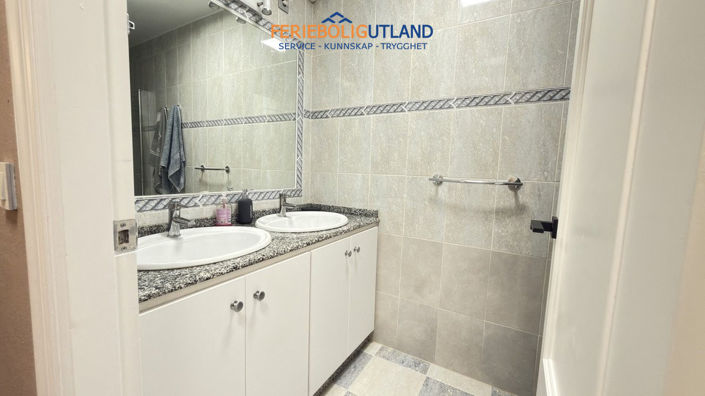 Image No.28-3 Bed Townhouse for sale