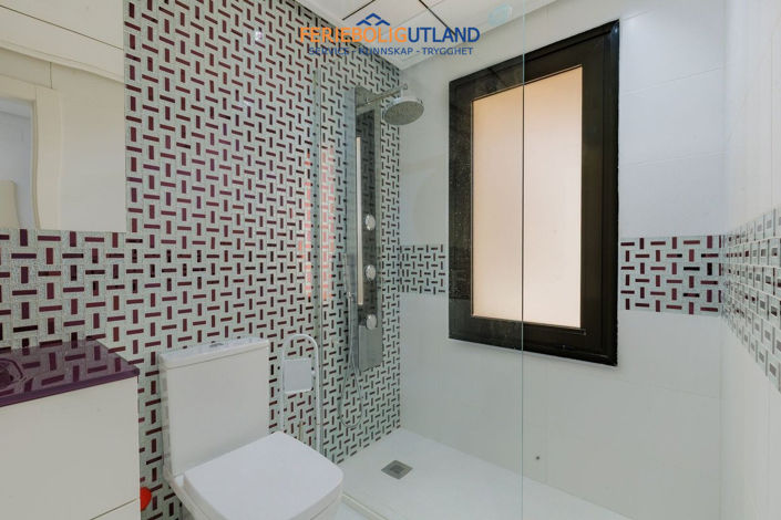 Image No.19-2 Bed Townhouse for sale