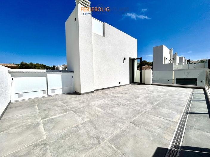 Image No.35-2 Bed Villa for sale