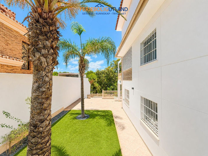 Image No.40-4 Bed Villa for sale