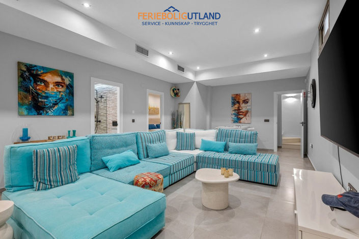 Image No.28-5 Bed Villa for sale