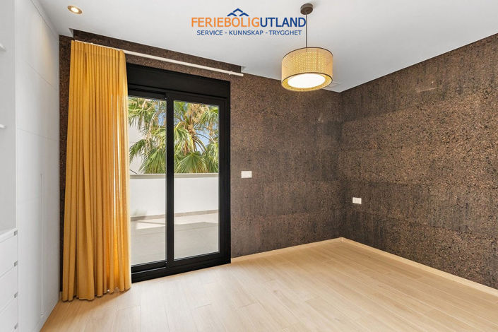 Image No.24-3 Bed Villa for sale