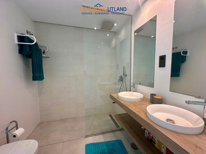 Image No.12-3 Bed Apartment for sale