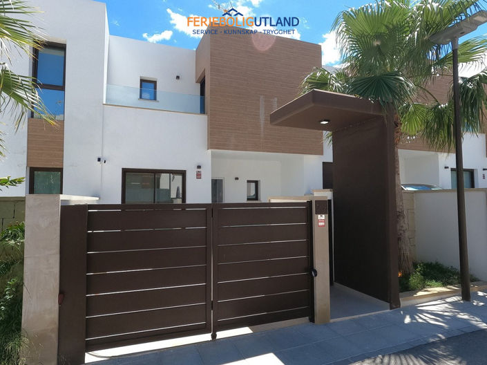 Image No.2-Villa de 4 chambres à vendre à Alicante