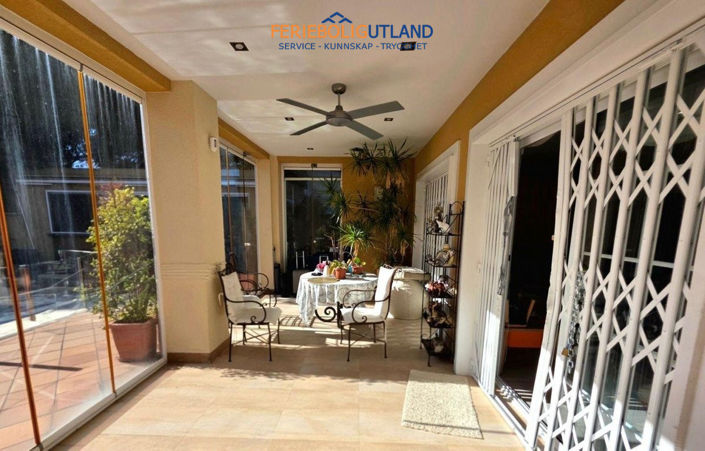 Image No.2-5 Bed Villa for sale