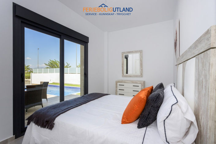Image No.24-3 Bed Townhouse for sale