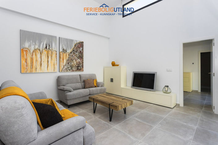 Image No.9-3 Bed Townhouse for sale
