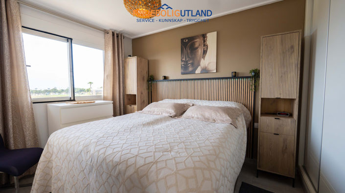 Image No.24-3 Bed Apartment for sale