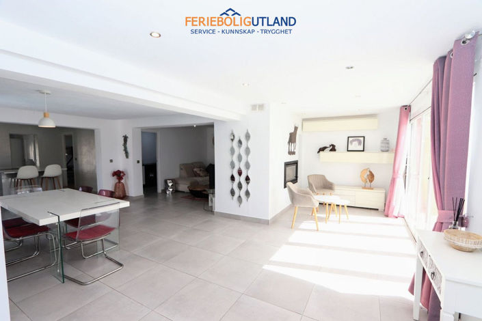 Image No.10-4 Bed Villa for sale