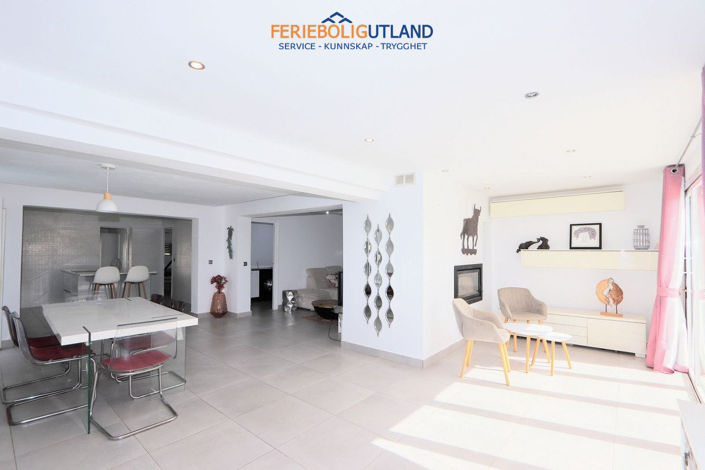 Image No.4-4 Bed Villa for sale