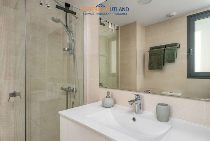 Image No.20-2 Bed Apartment for sale