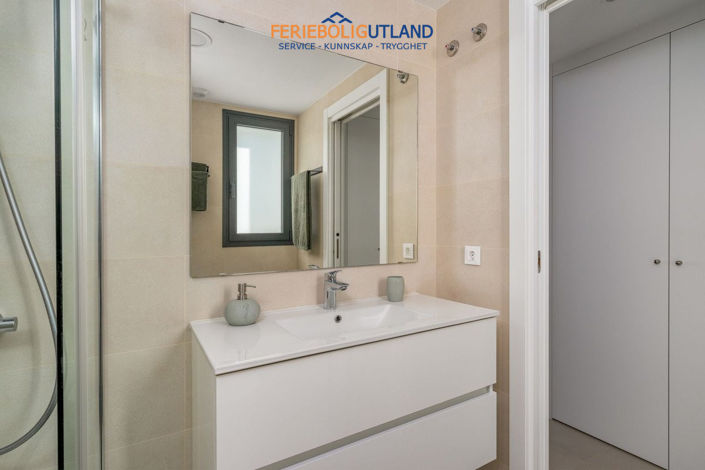 Image No.21-2 Bed Apartment for sale