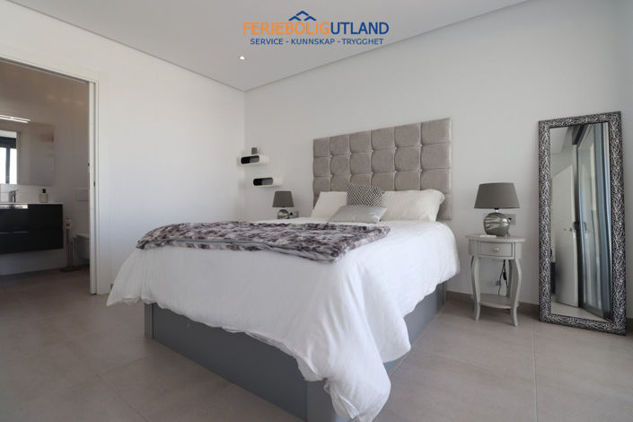 Image No.20-3 Bed Villa for sale