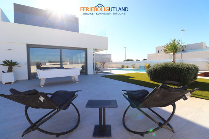Image No.27-3 Bed Villa for sale