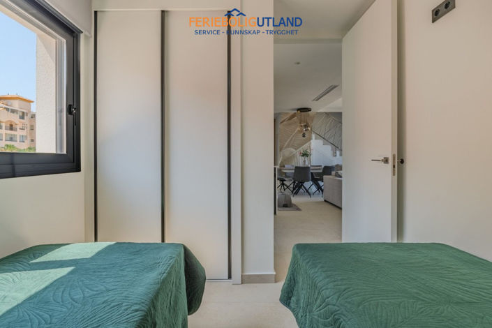 Image No.20-3 Bed Apartment for sale