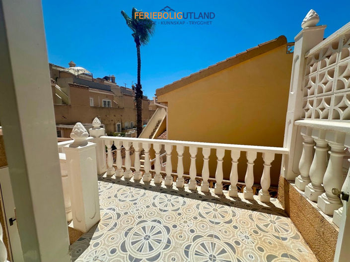 Image No.21-2 Bed Townhouse for sale