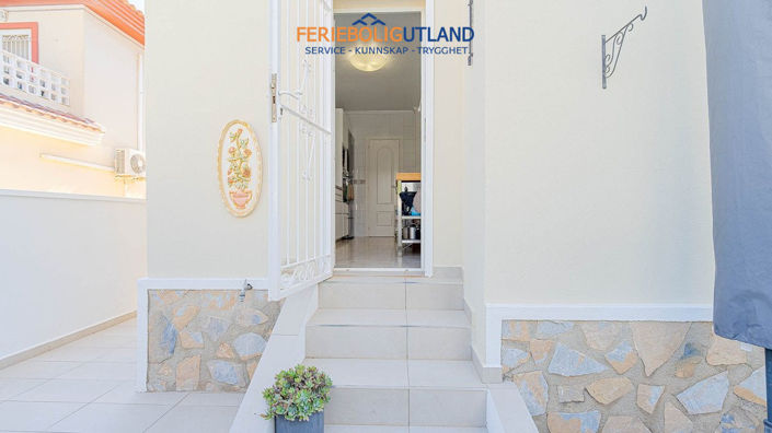Image No.20-3 Bed Townhouse for sale
