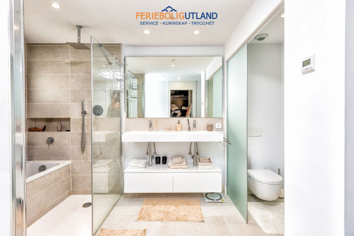 Image No.24-3 Bed Apartment for sale