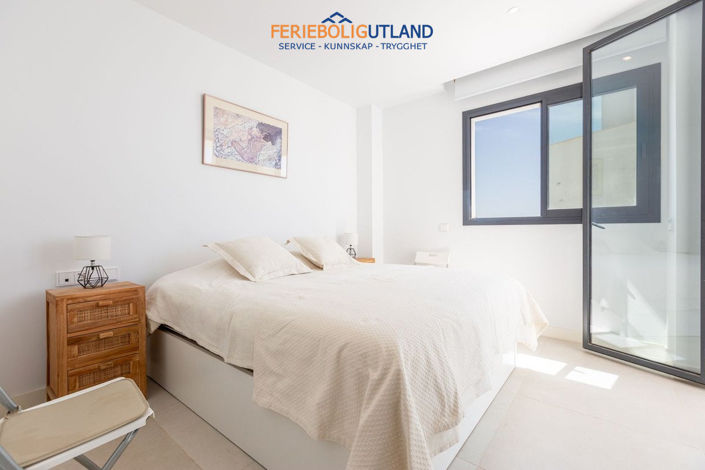 Image No.25-3 Bed Apartment for sale