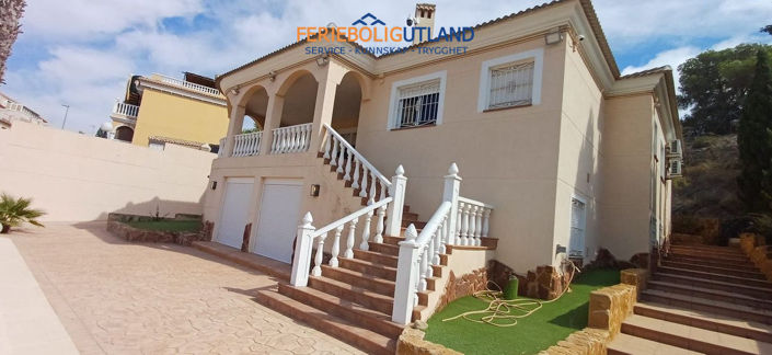 Image No.2-5 Bed Villa for sale