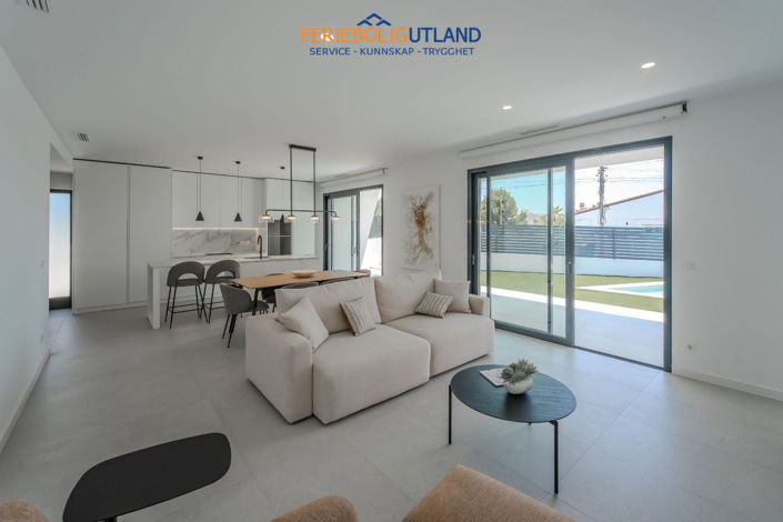Image No.12-3 Bed Villa for sale