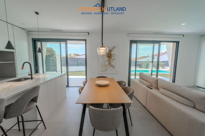 Image No.4-3 Bed Villa for sale