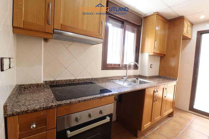 Image No.12-3 Bed Townhouse for sale