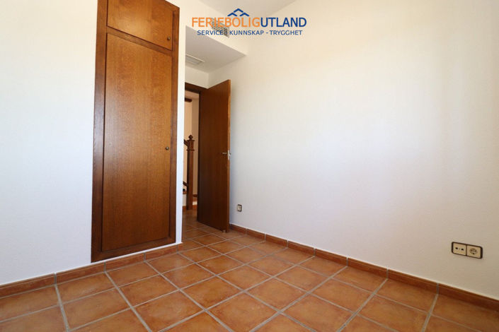 Image No.14-3 Bed Townhouse for sale