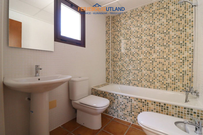 Image No.18-3 Bed Townhouse for sale