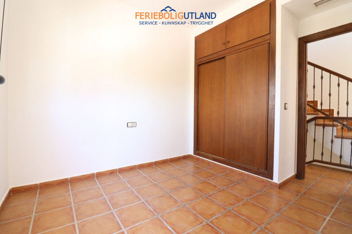 Image No.20-3 Bed Townhouse for sale