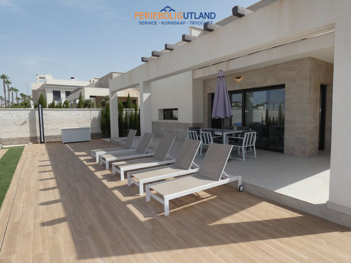 Image No.2-3 Bed Villa for sale