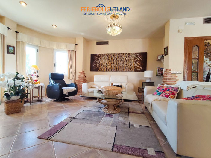 Image No.16-5 Bed Villa for sale