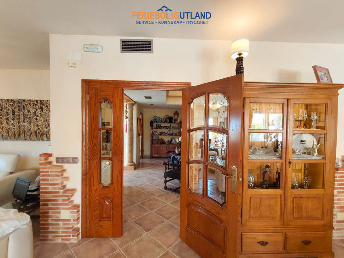 Image No.18-5 Bed Villa for sale