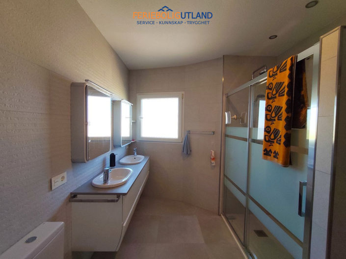 Image No.29-5 Bed Villa for sale