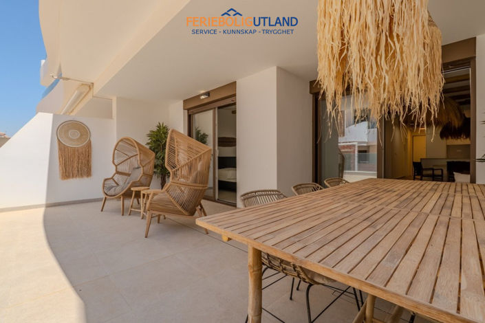 Image No.38-2 Bed Apartment for sale