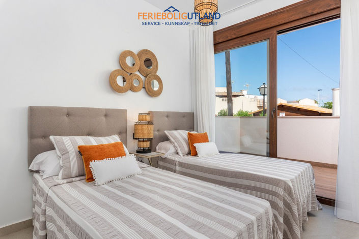 Image No.22-3 Bed Apartment for sale