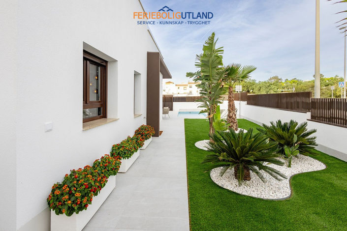 Image No.2-Villa de 2 chambres à vendre à Alicante