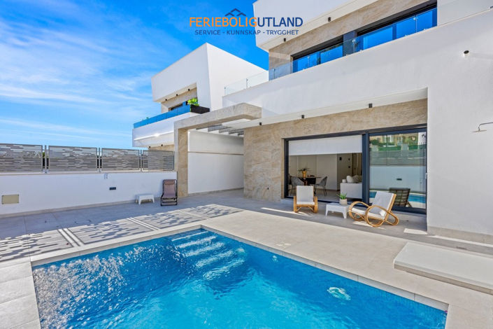 Image No.15-3 Bed Villa for sale
