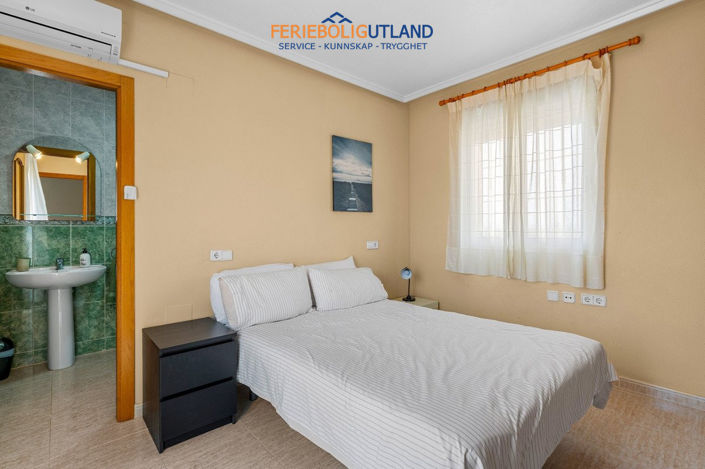 Image No.18-3 Bed Villa for sale