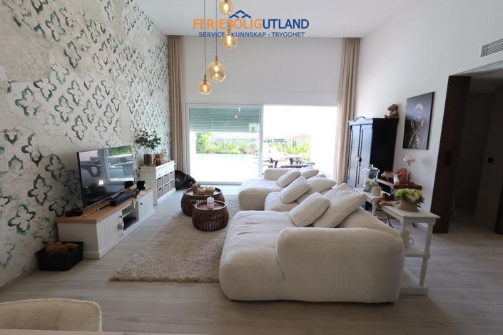 Image No.8-3 Bed Villa for sale