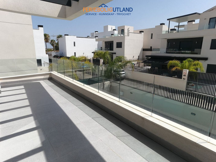 Image No.20-5 Bed Villa for sale